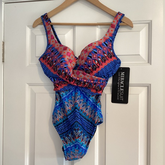 Miraclesuite Casablanca Criss Cross Escape One Piece Swimsuit 10 - Picture 2 of 16